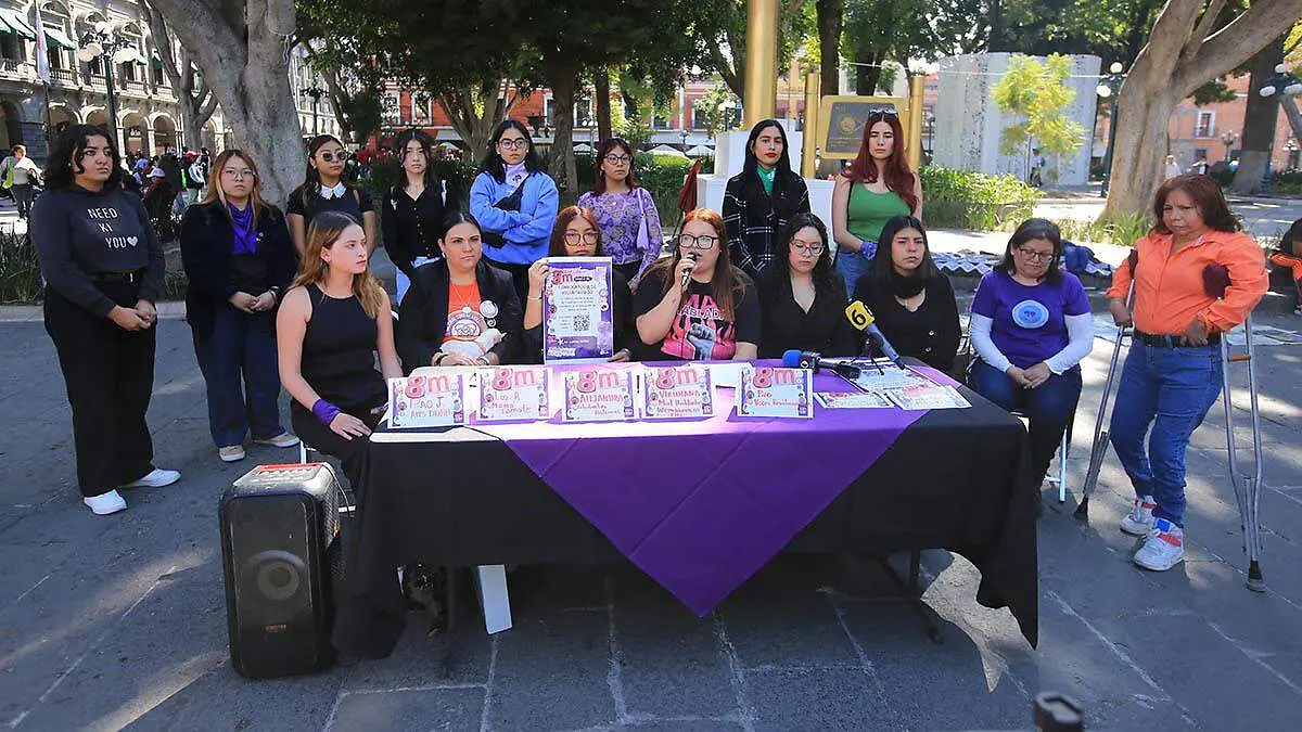 Con motivo del Día Internacional de las Mujeres al menos diez colectivas, organizaciones y agrupaciones feministas se unieron para la tradicional marcha